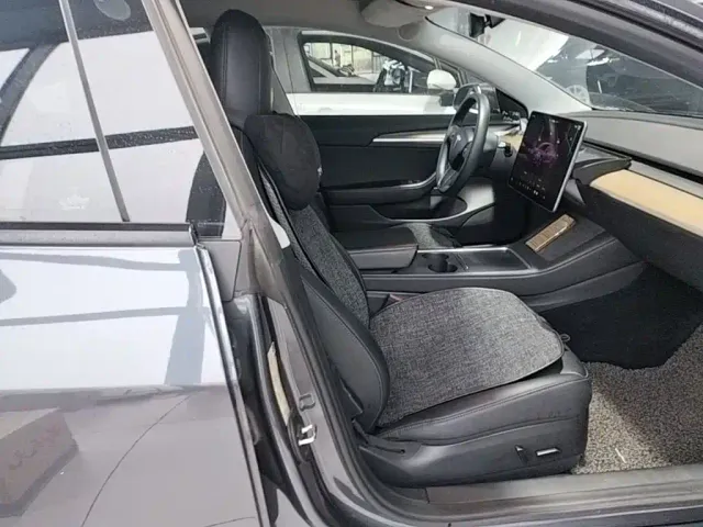 Tesla Model 3 — Фото автомобиля 19