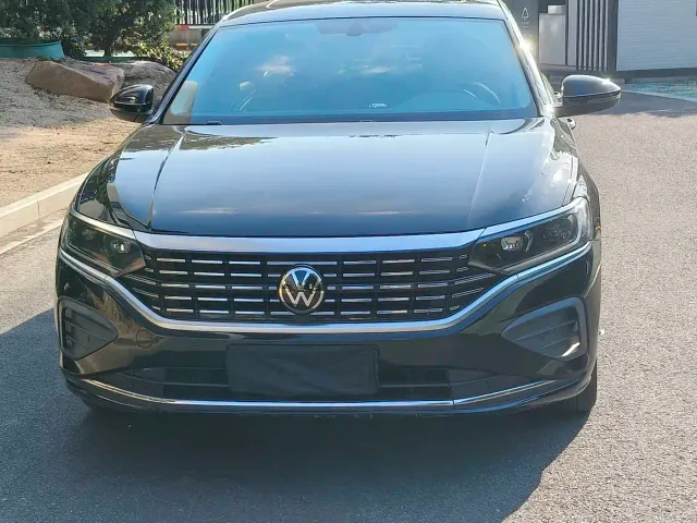 Volkswagen Passat — Фото автомобиля 2