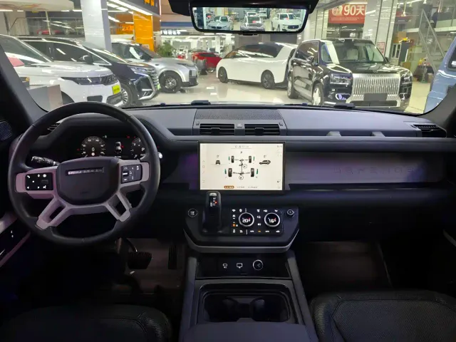 Land Rover Defender — Фото автомобиля 11
