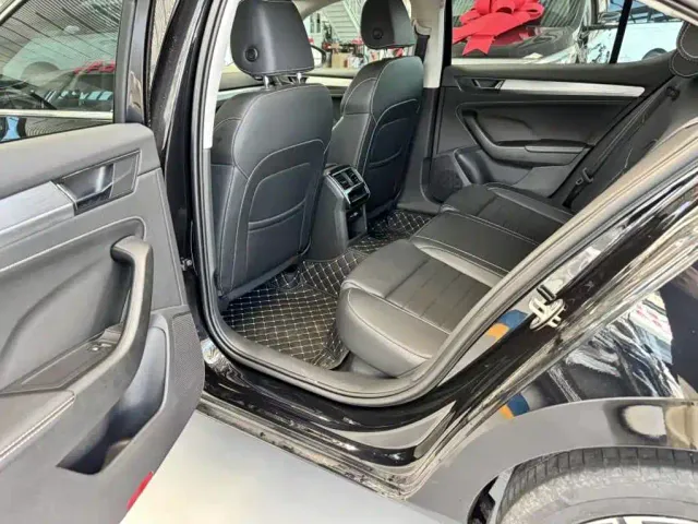 Skoda Superb — Фото автомобиля 7