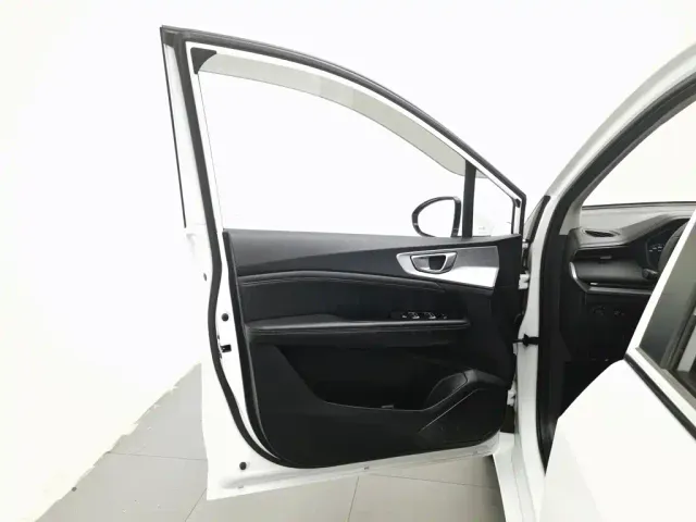 Wuling Jiachen — Фото автомобиля 8