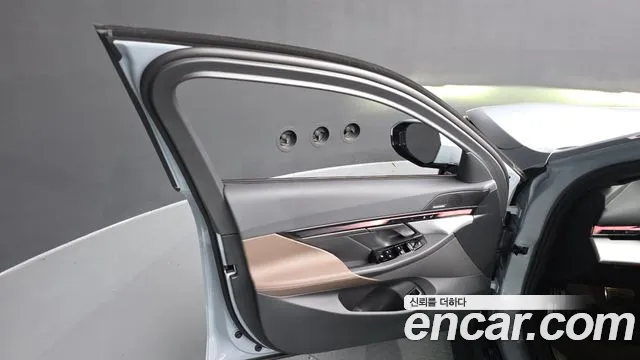 BMW 5 Series G60 — Фото автомобиля 13