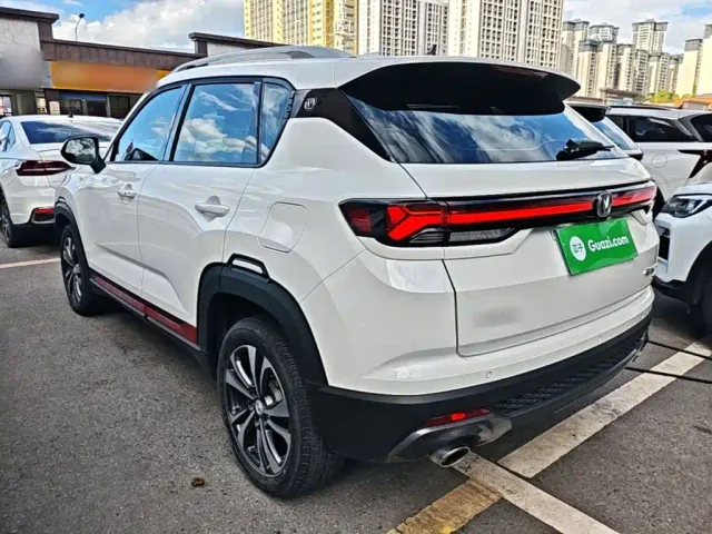 Changan CS35 Plus — Фото автомобиля 4