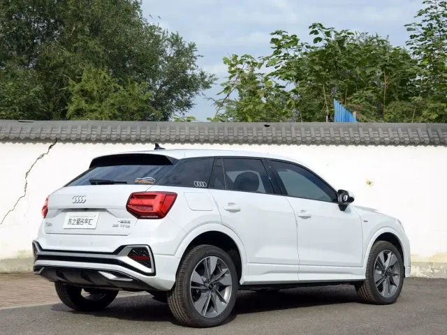 Audi Q2L — Фото автомобиля 15
