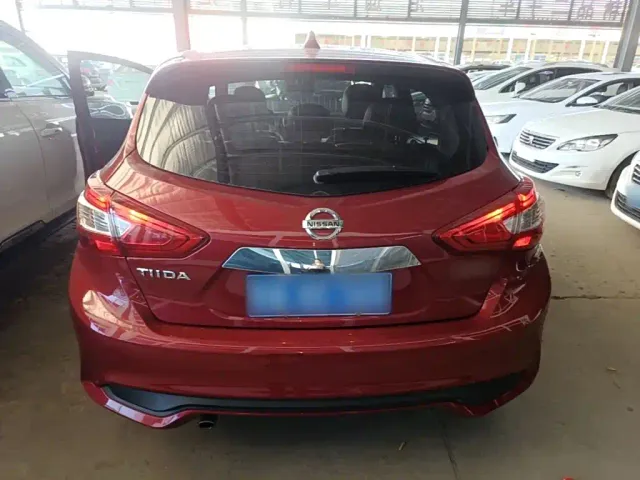 Nissan Tiida — Фото автомобиля 5