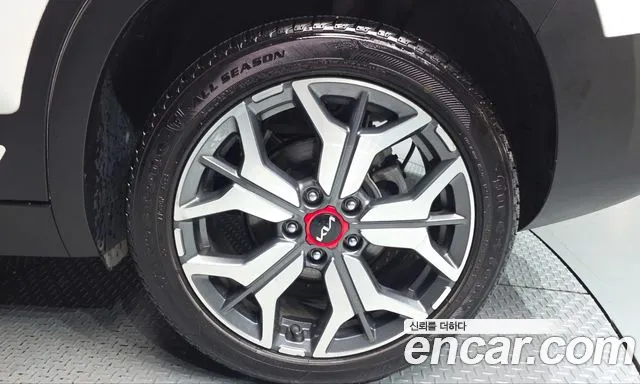 Kia Seltos — Фото автомобиля 6