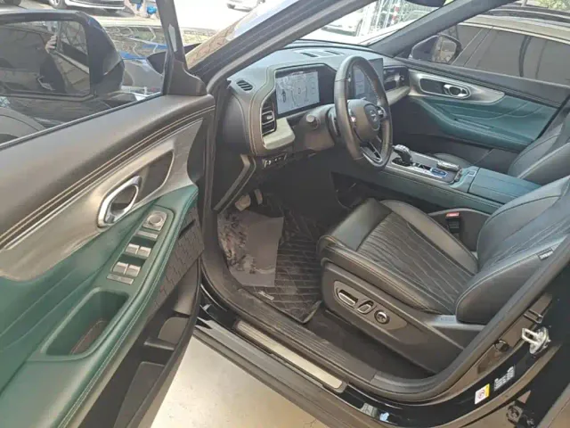 GAC Trumpchi GS8 — Фото автомобиля 15