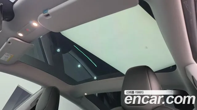 Tesla Model 3 — Фото автомобиля 12