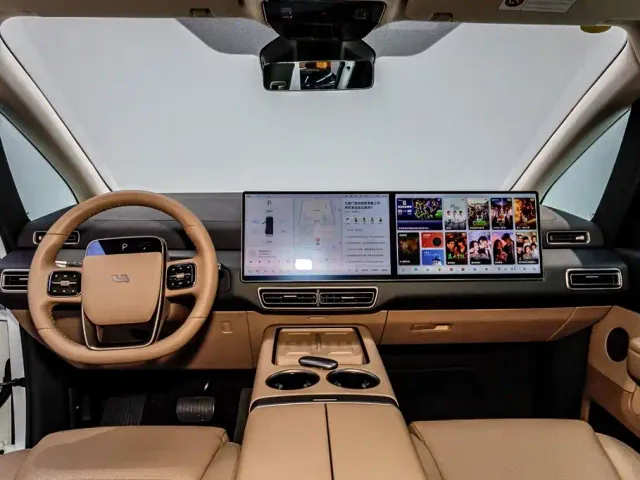 Li Auto MEGA — Фото автомобиля 25