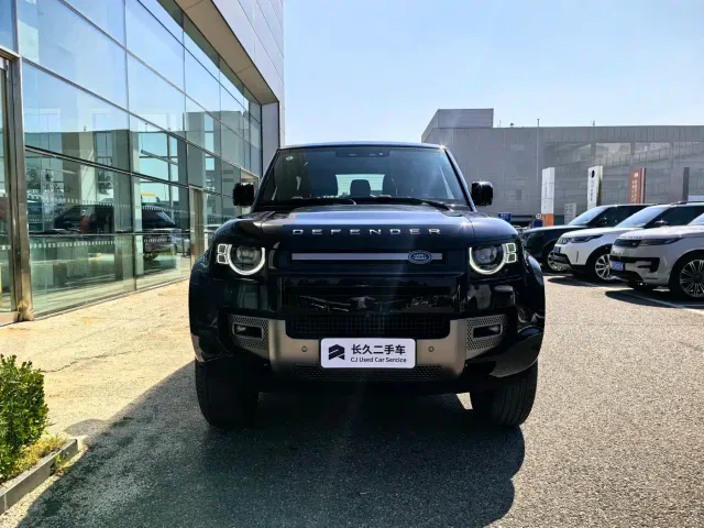 Land Rover Defender — Фото автомобиля 2
