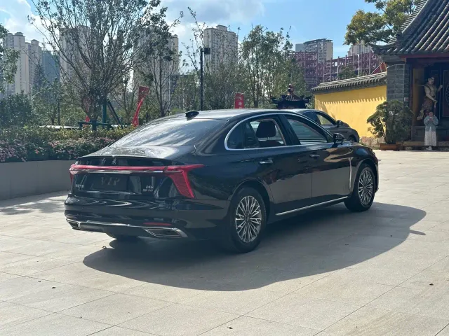 Hongqi H5 — Фото автомобиля 13
