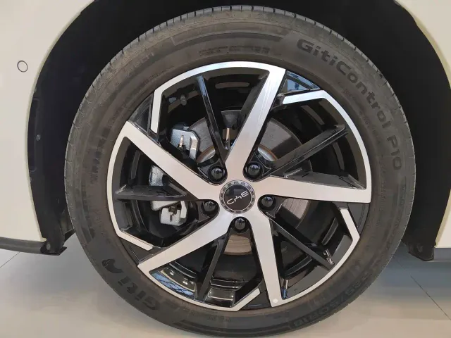 BYD Seal 07 DM-i — Фото автомобиля 16