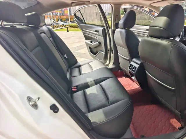 Nissan Teana — Фото автомобиля 11