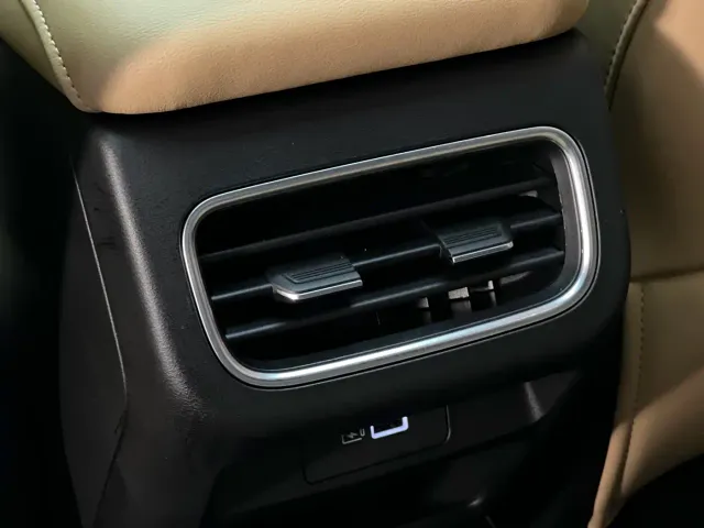 Geely Galaxy L6 — Фото автомобиля 15