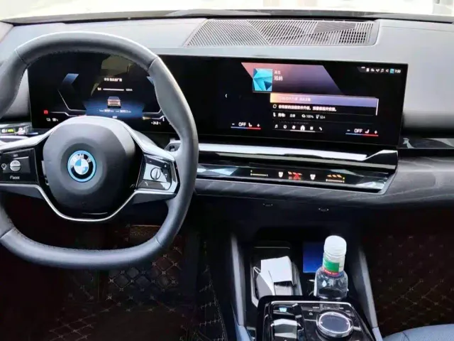 BMW i5 — Фото автомобиля 8