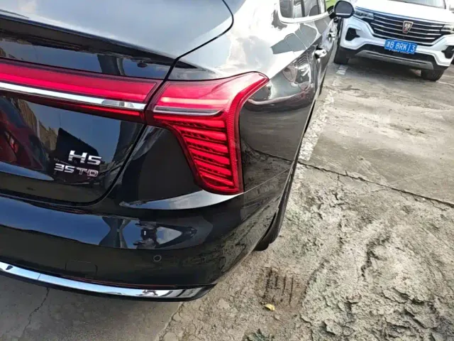 Hongqi H5 — Фото автомобиля 7