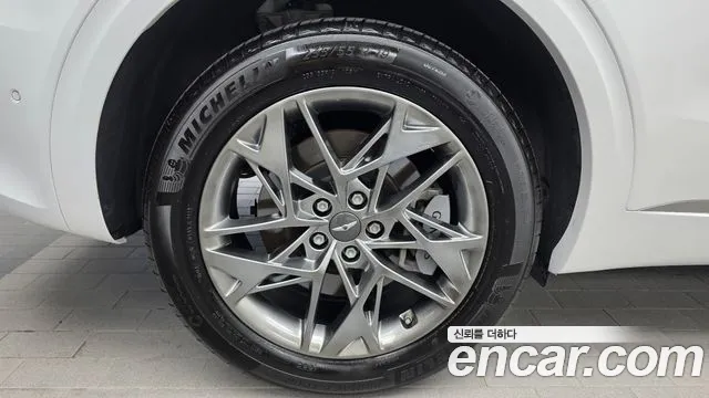 Genesis GV70 — Фото автомобиля 5