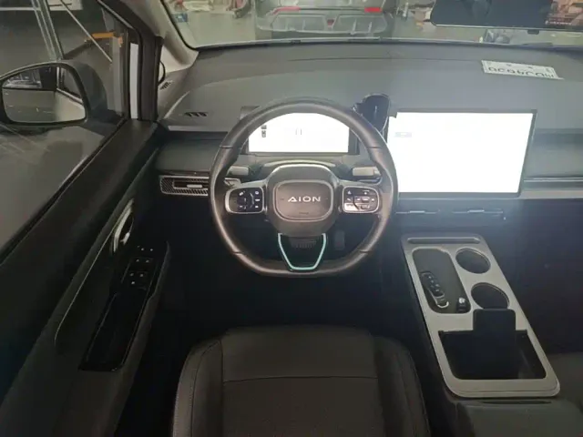 GAC Aion Y — Фото автомобиля 10