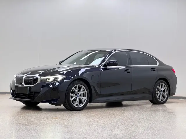 Фотография автомобиля — BMW i3