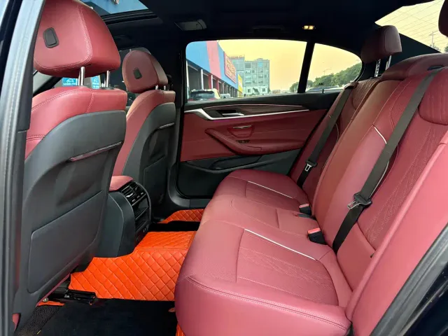 BMW 5 Series — Фото автомобиля 13