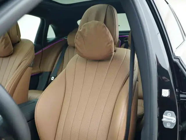Mercedes-Benz E-Class — Фото автомобиля 12