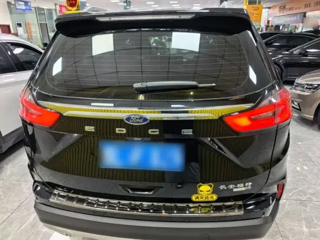 Ford Edge — Фото автомобиля 5
