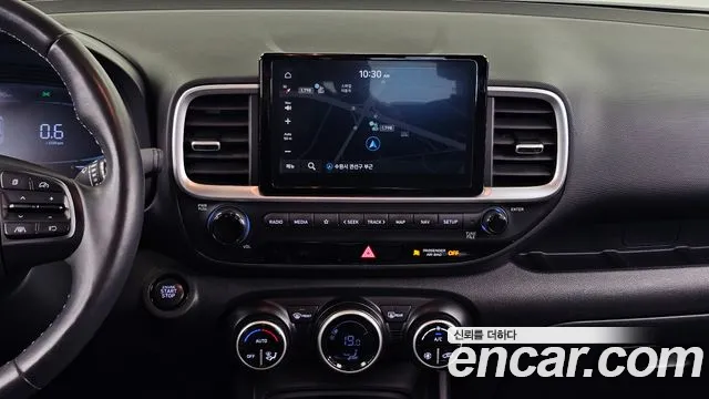 Hyundai Venue — Фото автомобиля 14