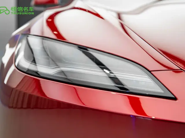 Tesla Model 3 — Фото автомобиля 9