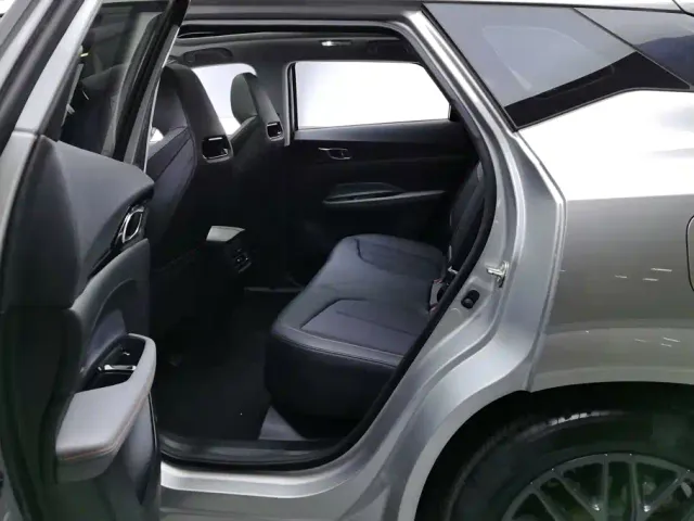 Changan Z6 — Фото автомобиля 11