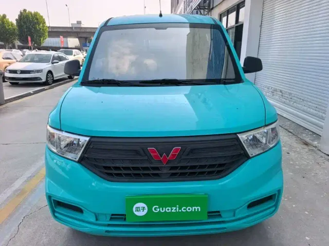Wuling Hongguang V — Фото автомобиля 2
