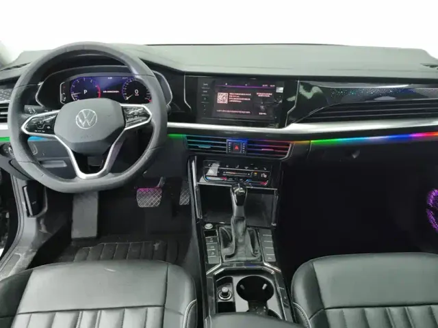 Volkswagen Passat — Фото автомобиля 12