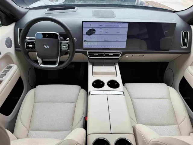 Li Auto L9 — Фото автомобиля 6
