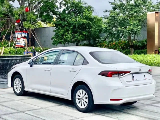 Toyota Corolla — Фото автомобиля 9