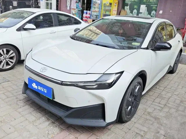 Фотография автомобиля — Toyota bZ3