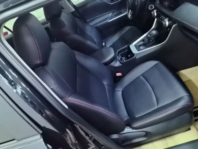 Toyota RAV4 — Фото автомобиля 24