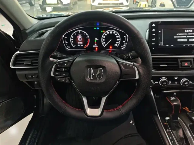 Honda Accord — Фото автомобиля 10