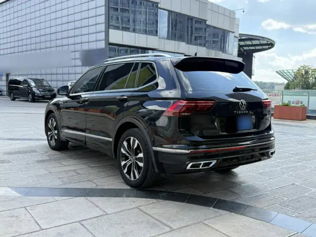 Volkswagen Tiguan L — Фото автомобиля 11