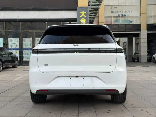 Li Auto L6 — Фото автомобиля 8