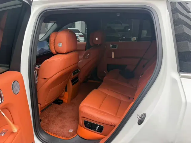 Li Auto L7 — Фото автомобиля 6