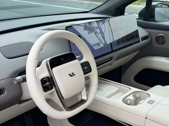 Li Auto i6 — Фото автомобиля 17