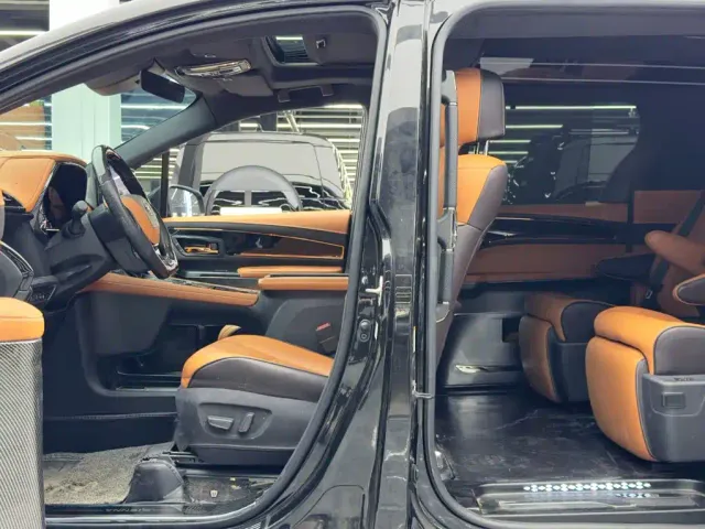 Toyota Sienna — Фото автомобиля 8