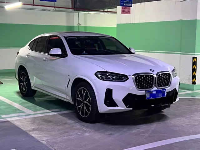 BMW BMW X4 2022 xDrive 25i M Sport Package — Фото автомобиля 3