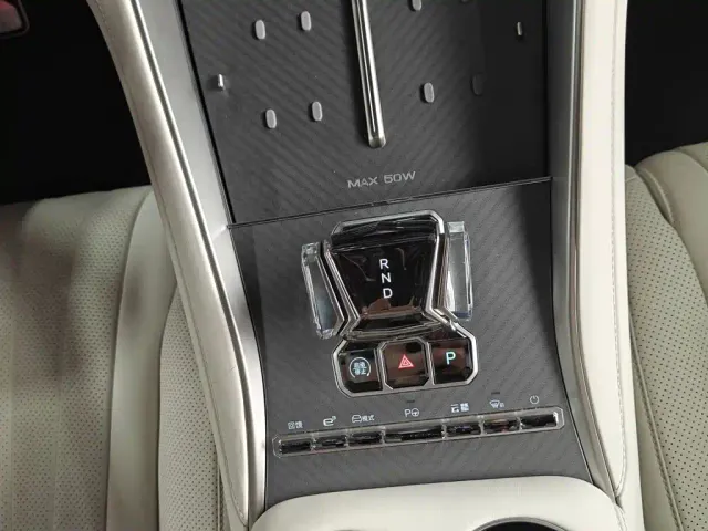 Denza Z9GT — Фото автомобиля 6