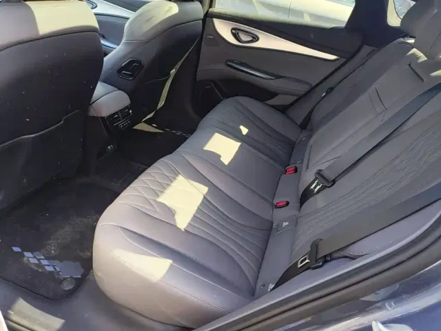 BYD Seal 07 DM-i — Фото автомобиля 16