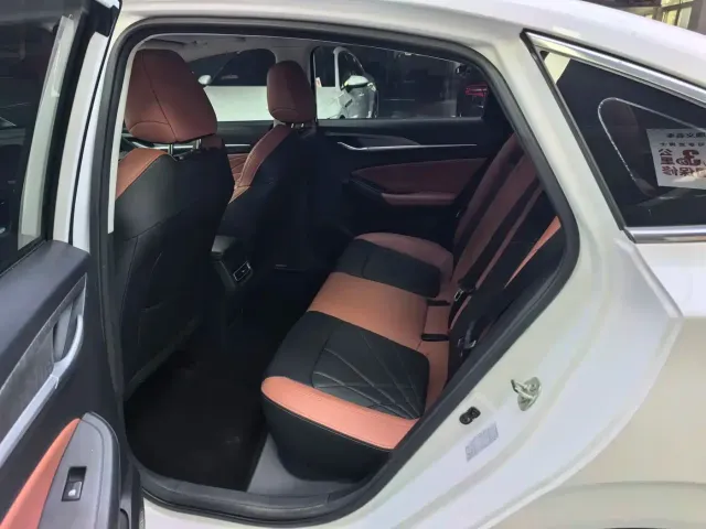 Changan Eado — Фото автомобиля 5