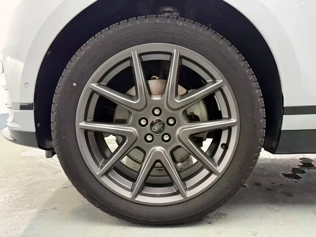 Land Rover Range Rover Velar — Фото автомобиля 13