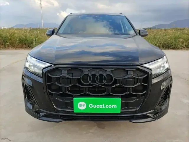 Audi Q7 — Фото автомобиля 2