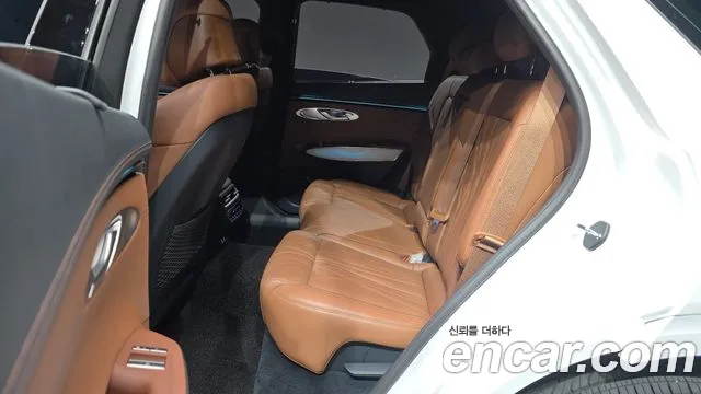 Genesis GV70 — Фото автомобиля 18