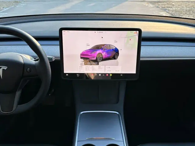 Tesla Model Y — Фото автомобиля 19