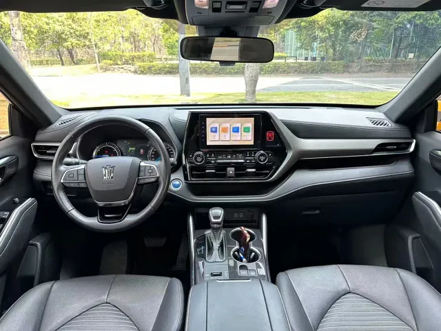 Toyota Crown Kluger — Фото автомобиля 5